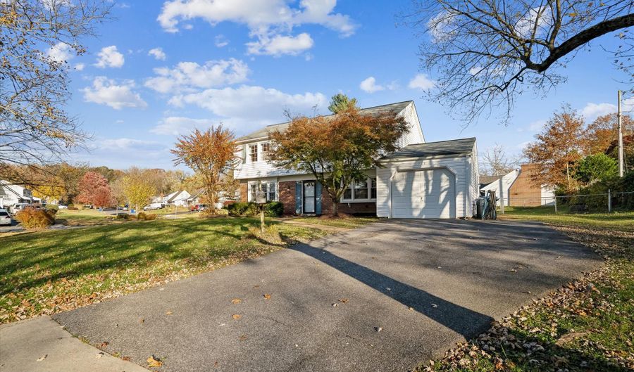 2811 BIRDSEYE Ln, Bowie, MD 20715 - 4 Beds, 3 Bath