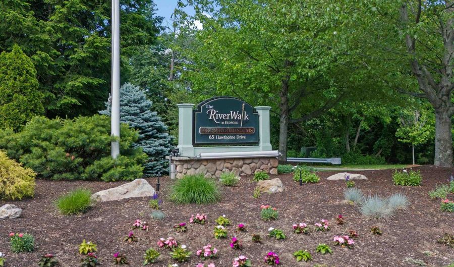 65 Hawthorne Dr 106, Bedford, NH 03110 - 2 Beds, 2 Bath