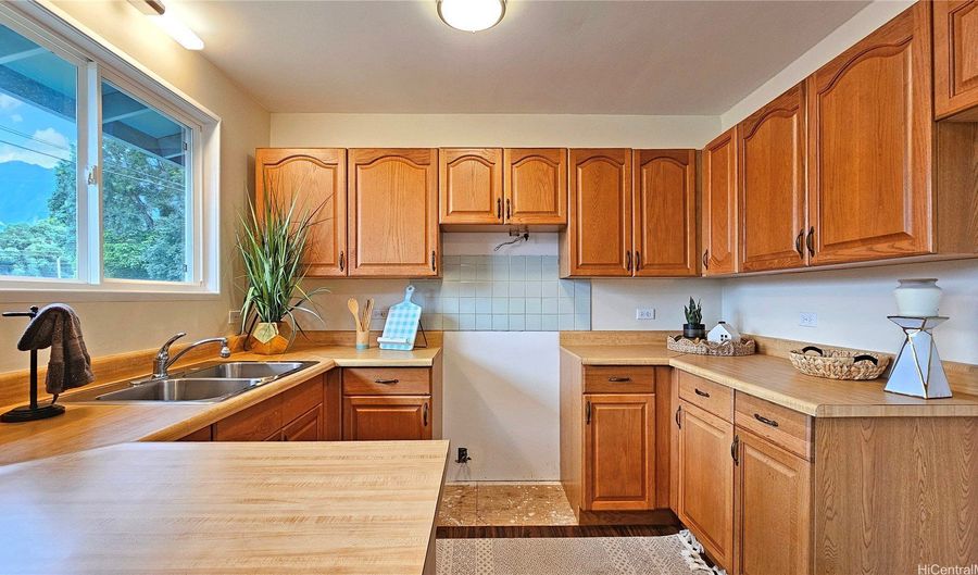 45-1016 45-1016a Anoi Rd, Kaneohe, HI 96744 - 6 Beds, 6 Bath