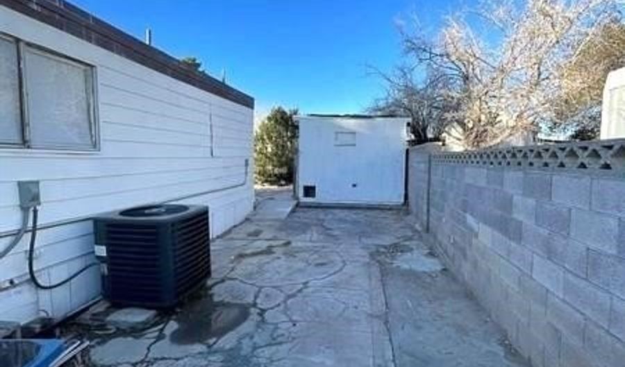 5556 Everglade St, Las Vegas, NV 89142 - 3 Beds, 2 Bath