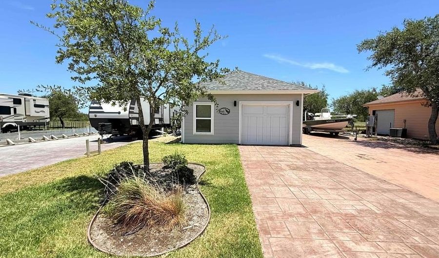 18 Augusta Cir, Aransas Pass, TX 78336 - 1 Beds, 1 Bath