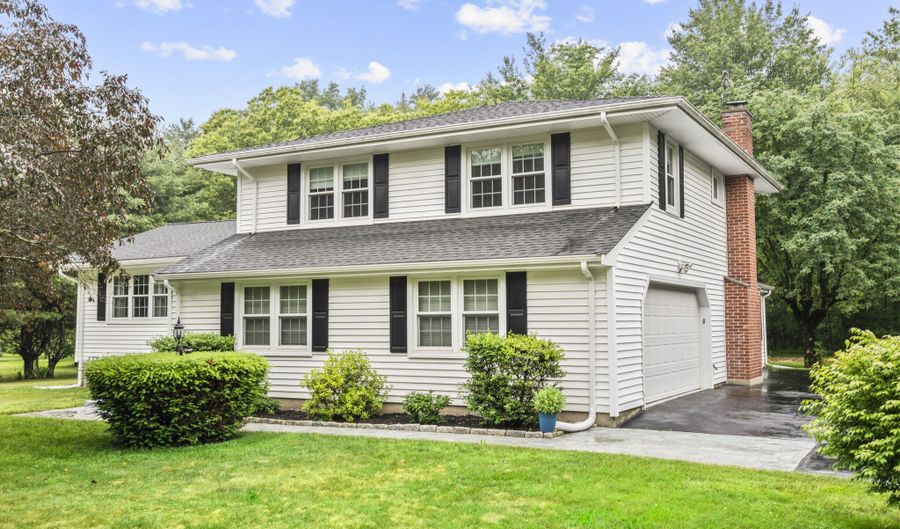 355 W Avon Rd, Avon, CT 06001 - 3 Beds, 3 Bath