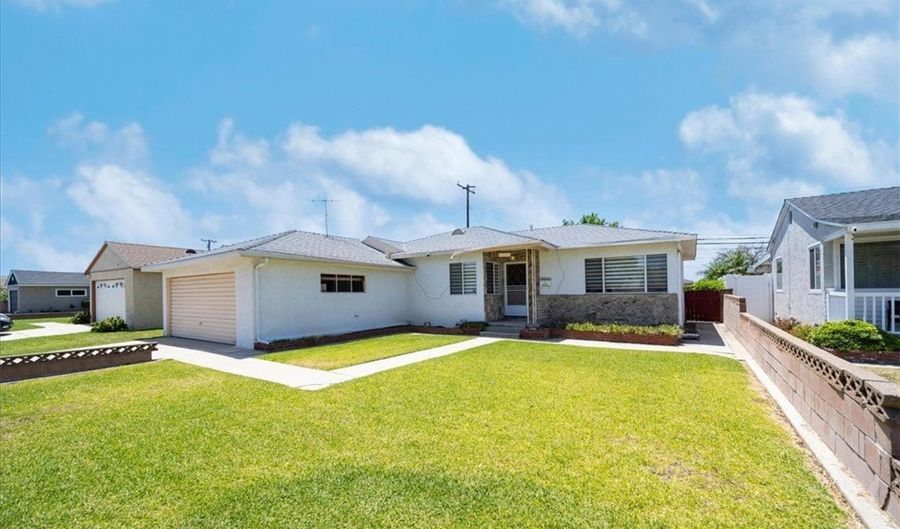 11815 Rimrock Dr, La Mirada, CA 90638 - 3 Beds, 1 Bath