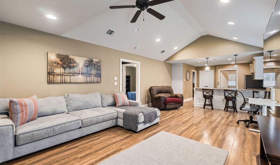 122 Acacia Ln, Abbeville, LA 70510 - 3 Beds, 2 Bath