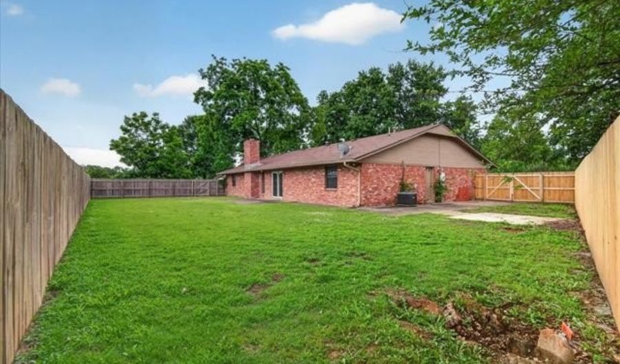 5908 Whitney Ln, Bartlesville, OK 74006 - 4 Beds, 2 Bath