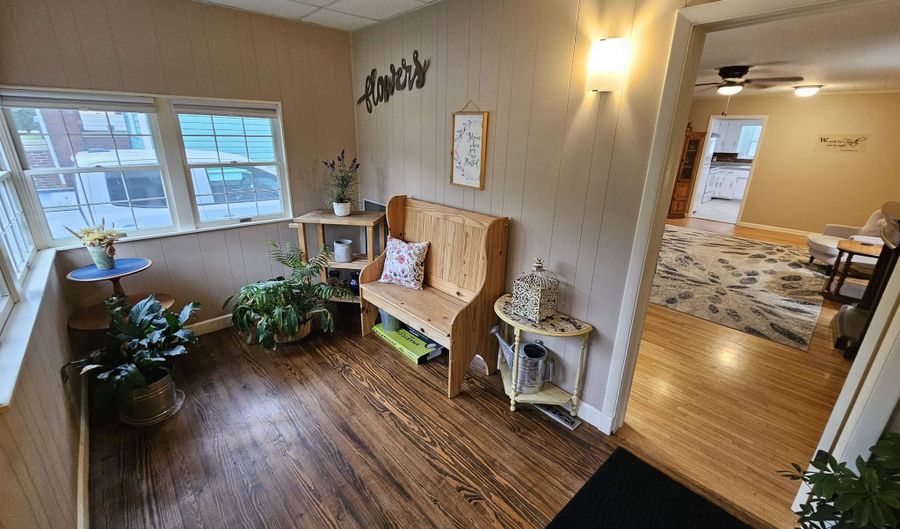 813 W 4th St, Bicknell, IN 47512 - 3 Beds, 2 Bath