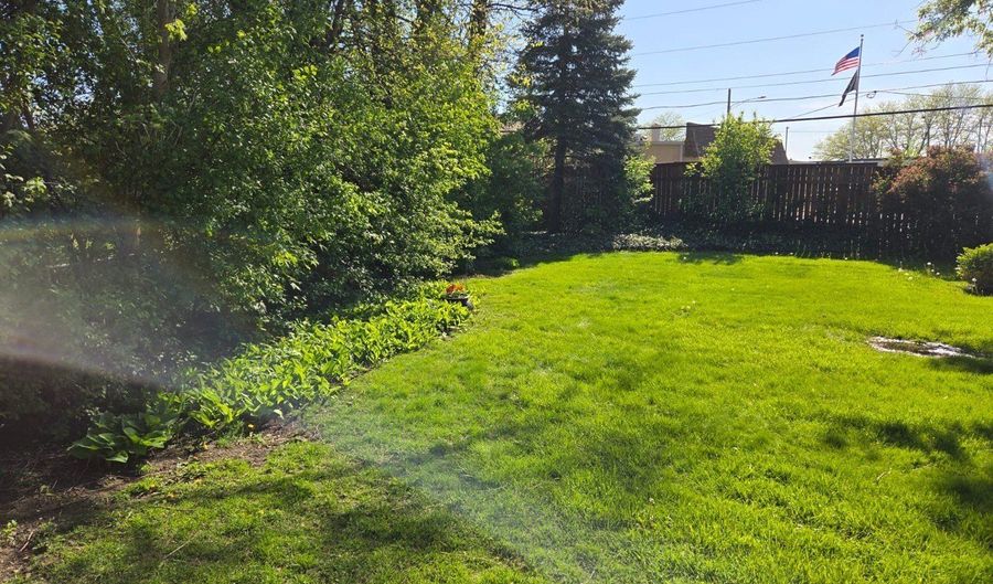 608 N Craig Pl, Addison, IL 60101 - 2 Beds, 2 Bath