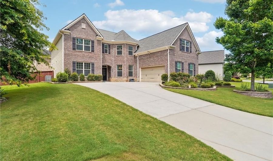 915 Elmsbrook Ln, Alpharetta, GA 30004 - 5 Beds, 5 Bath