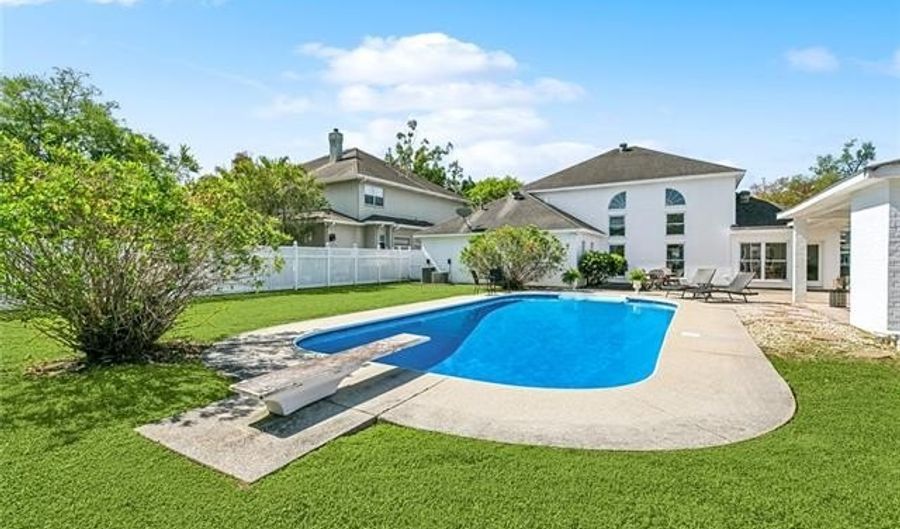126 WOODCHASE Dr, Belle Chasse, LA 70037 - 4 Beds, 3 Bath