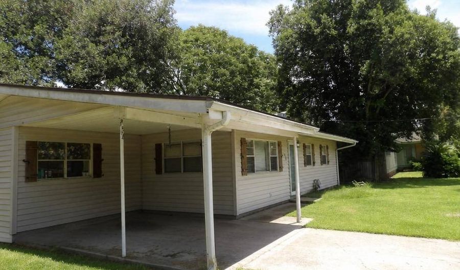 706 Guidry St, Berwick, LA 70342 - 3 Beds, 2 Bath