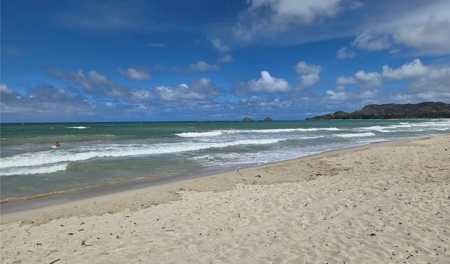 240 Kalama St, Kailua, HI 96734 - 4 Beds, 3 Bath