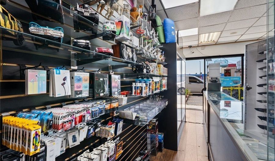 5133 W Sunset Blvd, Los Angeles, CA 90027 - 0 Beds, 0 Bath