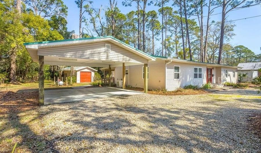 253 Prado St, Apalachicola, FL 32320 - 4 Beds, 2 Bath