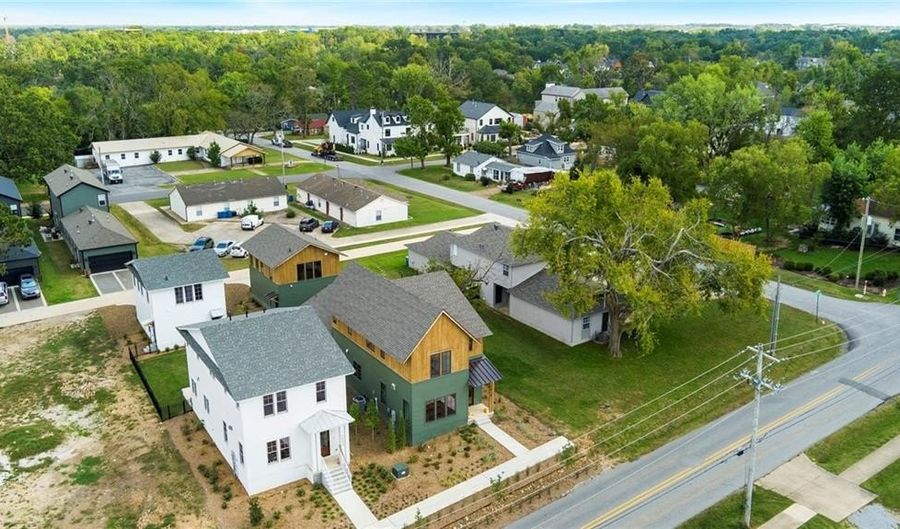 1016 NW A St, Bentonville, AR 72712 - 5 Beds, 5 Bath