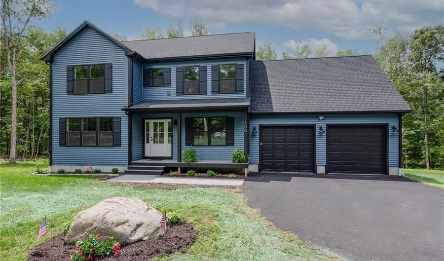 300 Tower Hill Rd, Cumberland, RI 02864 - 3 Beds, 3 Bath