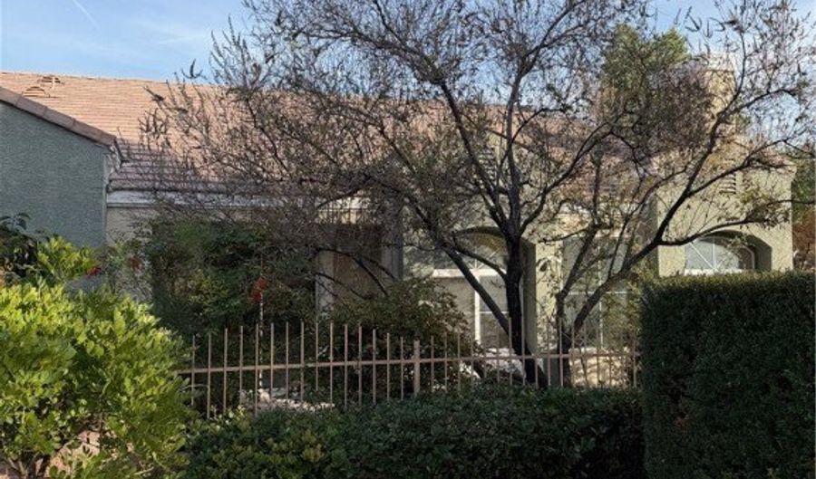 985 Prestwick St, Las Vegas, NV 89145 - 2 Beds, 2 Bath