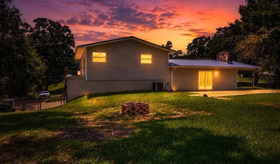 5829 LECROY Ave, Anniston, AL 36206 - 3 Beds, 3 Bath