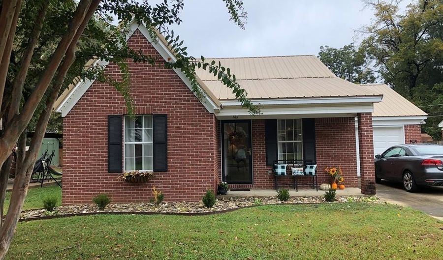 109 Dabney Sta, Batesville, MS 38606 - 3 Beds, 2 Bath