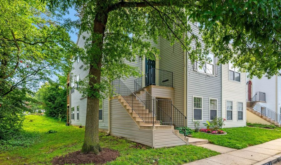 60 SANDSTONE Ct, Annapolis, MD 21403 - 2 Beds, 2 Bath