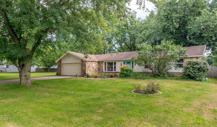 517 Spring Mill Rd, Anderson, IN 46013 - 3 Beds, 2 Bath