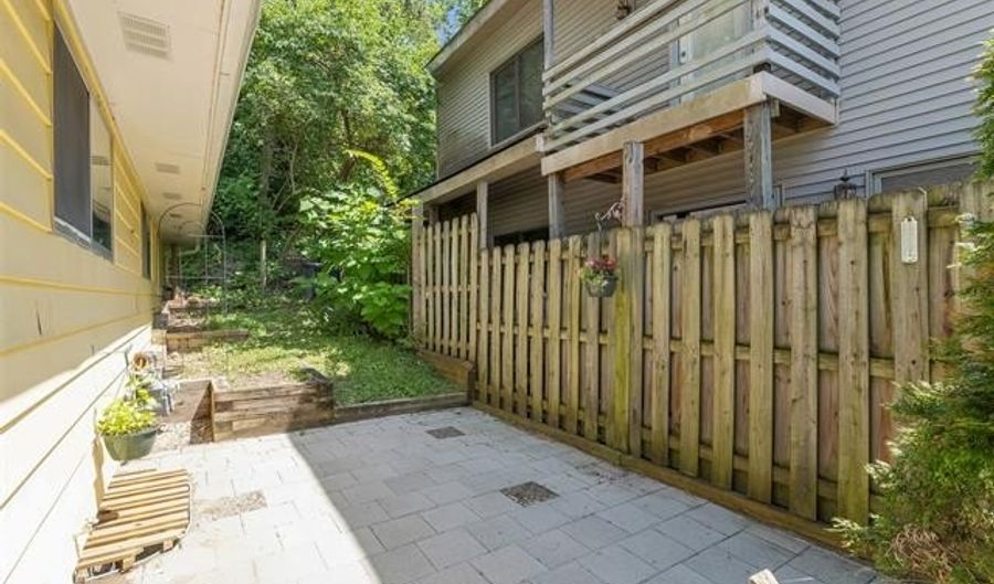 1558 1560 W Jones Dr SW, Ann Arbor, MI 48105 - 0 Beds, 2 Bath