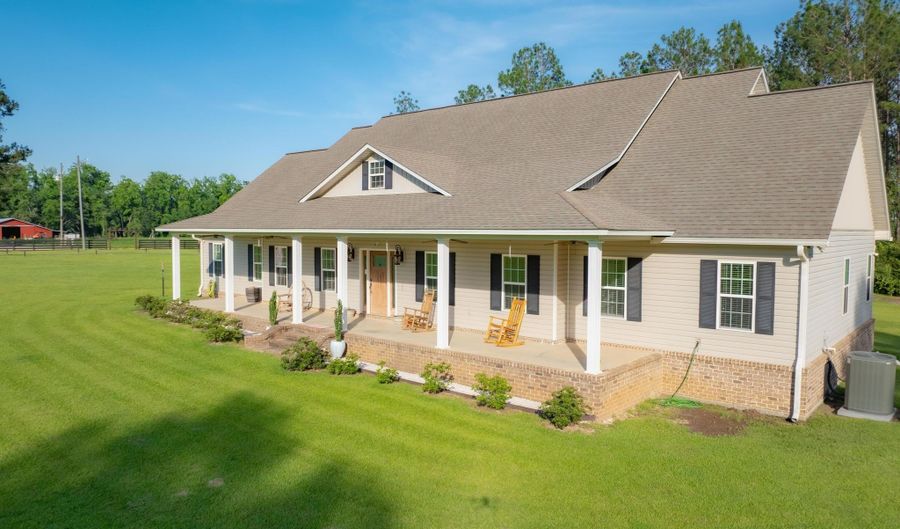 190 Claytie Douglas Rd, Alma, GA 31510 - 3 Beds, 3 Bath