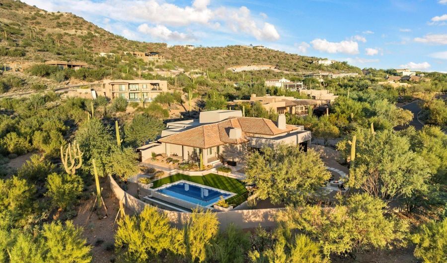 35017 N SUNSET Trl, Carefree, AZ 85377 - 2 Beds, 2 Bath