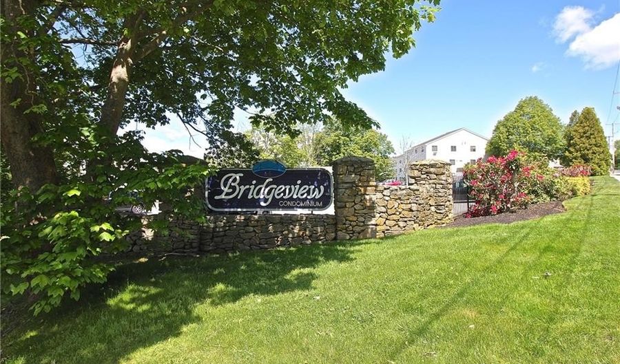 66 Girard Ave 312, Newport, RI 02840 - 2 Beds, 2 Bath