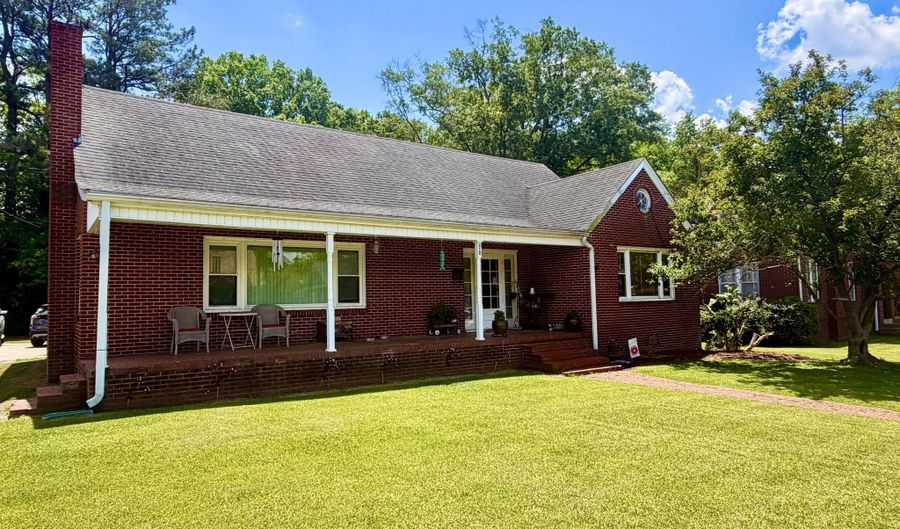 312 N West St, Ahoskie, NC 27910 - 3 Beds, 3 Bath