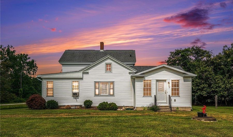 6925 New London Rd, Ashtabula, OH 44004 - 4 Beds, 2 Bath