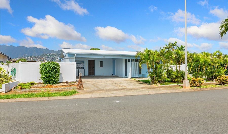 260 Nonou St, Honolulu, HI 96825 - 3 Beds, 2 Bath