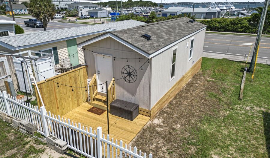 514 E Ft Macon Rd, Atlantic Beach, NC 28512 - 1 Beds, 1 Bath