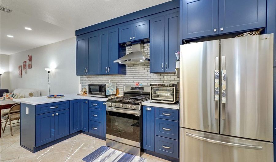 9 Mosaic, Aliso Viejo, CA 92656 - 2 Beds, 3 Bath