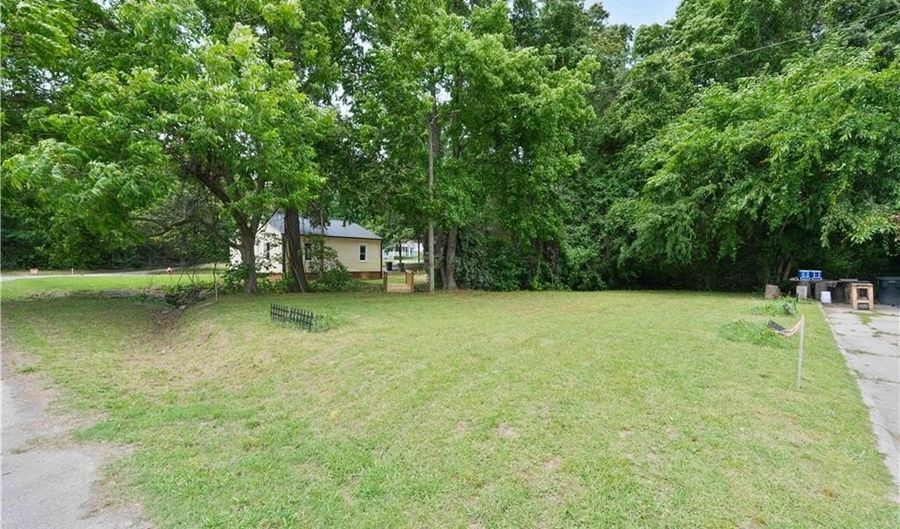 202 Armfield Ave, Asheboro, NC 27203 - 3 Beds, 1 Bath