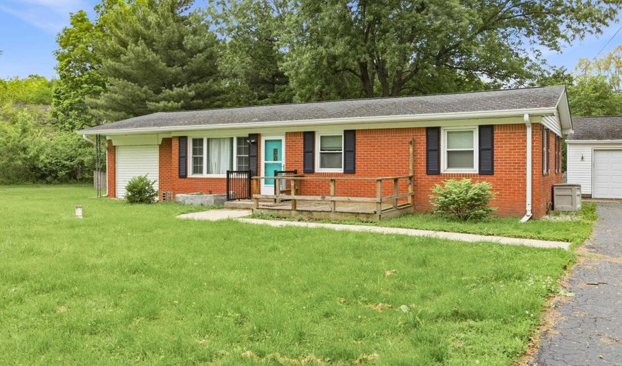 11717 E Edgewater Rd, Albany, IN 47320 - 4 Beds, 2 Bath