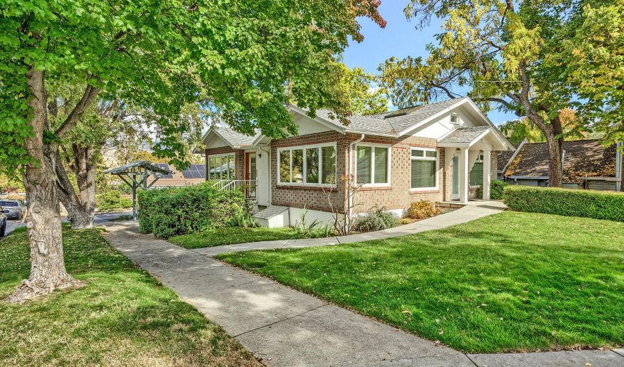 1049 Siskiyou Blvd, Ashland, OR 97520 - 0 Beds, 0 Bath