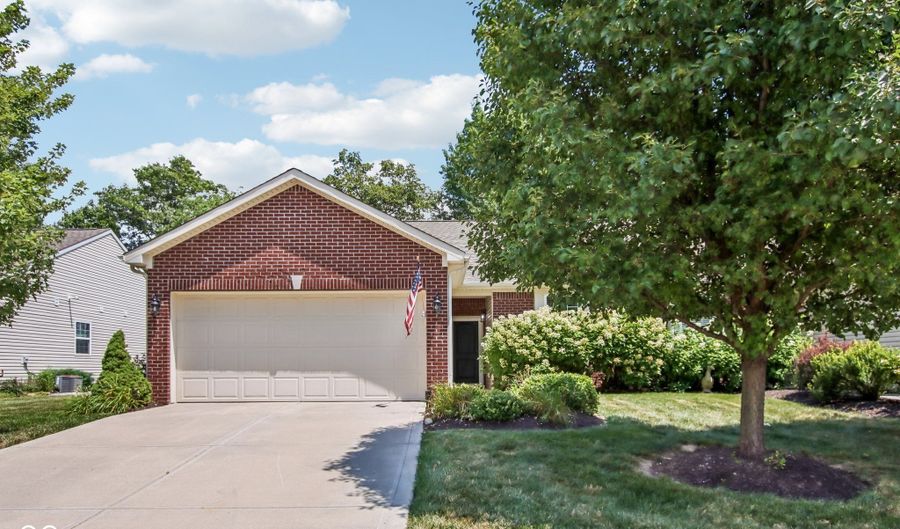 425 Dylan Dr, Avon, IN 46123 - 2 Beds, 2 Bath