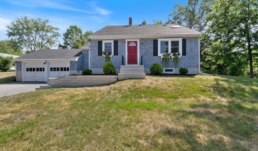 460 S Main St, Andover, MA 01810 - 3 Beds, 2 Bath