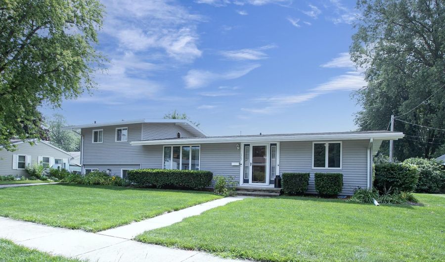 1707 E MELROSE Ave, Appleton, WI 54911 - 5 Beds, 2 Bath