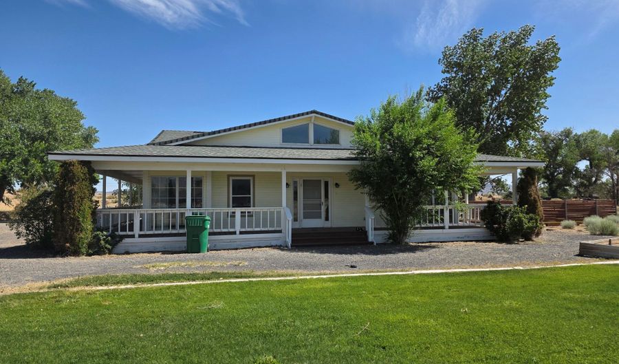 1300 Mesa Dr, Fernley, NV 89408 - 3 Beds, 2 Bath