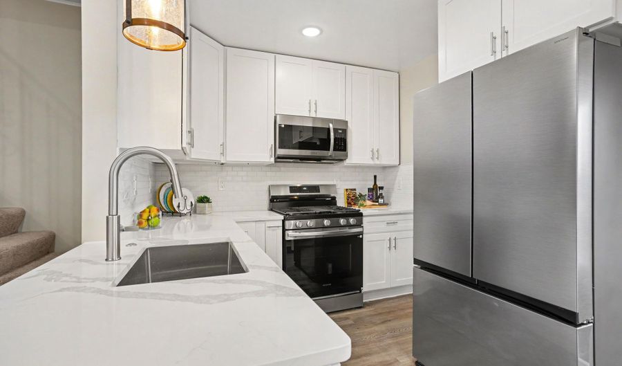 125 LESLIE Ave, Baltimore, MD 21236 - 5 Beds, 3 Bath