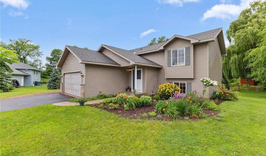 207 Ash St E, Annandale, MN 55302 - 4 Beds, 2 Bath