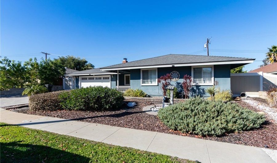 321 N Starfire, Anaheim, CA 92807 - 4 Beds, 2 Bath