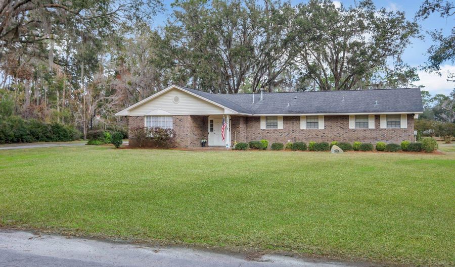 200 State St, Perry, FL 32348 - 4 Beds, 2 Bath