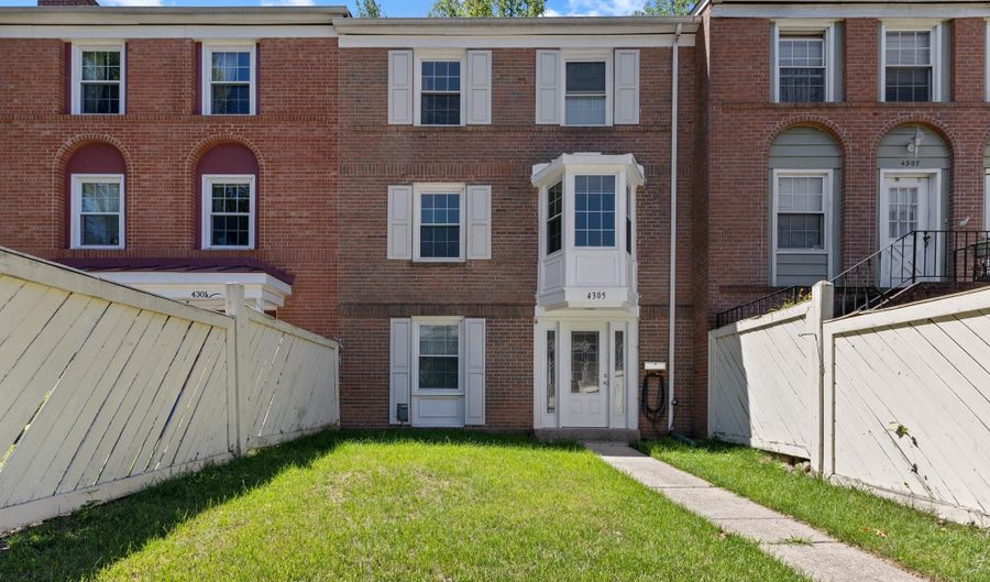 4305 BIRCHLAKE Ct, Alexandria, VA 22309 - 4 Beds, 3 Bath