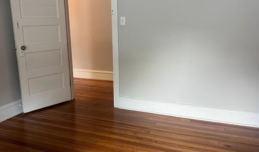 206 S WHITE HORSE Pike UNIT B, Audubon, NJ 08106 - 2 Beds, 1 Bath