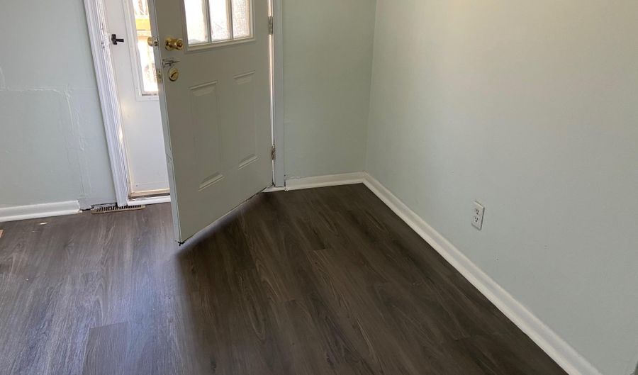 1883 S DUPONT Hwy Apartment 1, Dover, DE 19901 - 3 Beds, 1 Bath