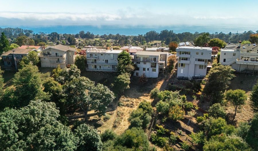 546 Cuesta Dr, Aptos, CA 95003 - 4 Beds, 5 Bath