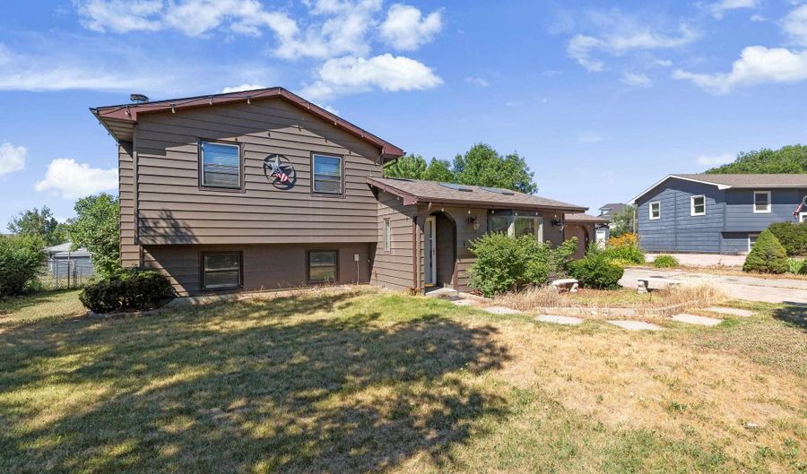 107 Thrush Ct, Box Elder, SD 57719 - 3 Beds, 2 Bath