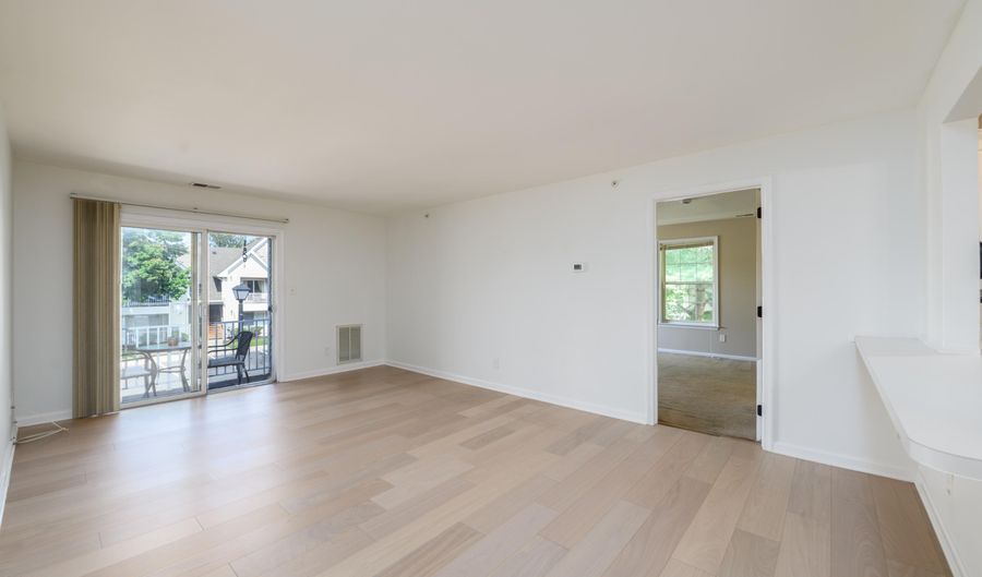 430 Wedgewood Cir, Belford, NJ 07718 - 2 Beds, 2 Bath